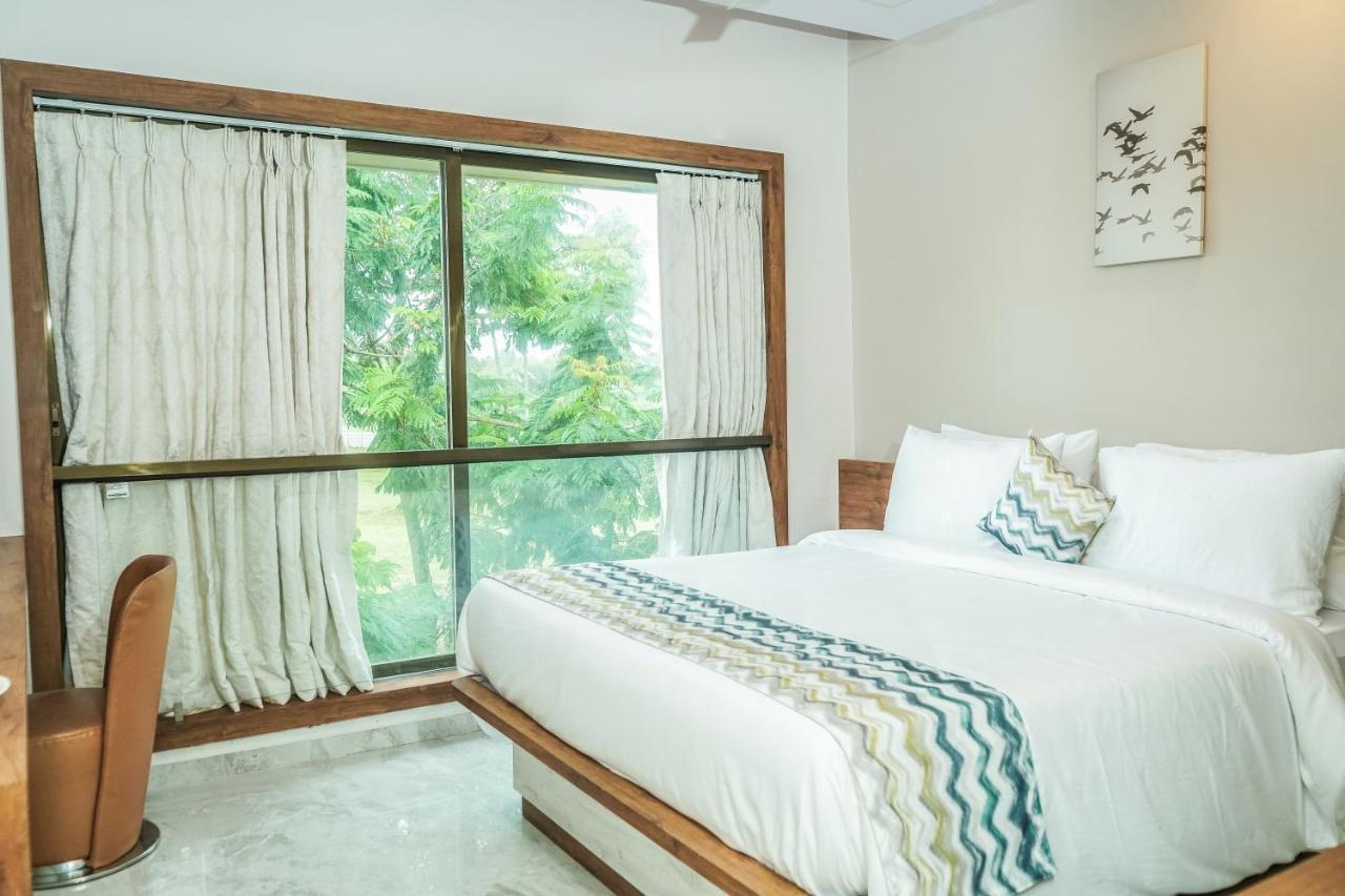 Nest Beacon Resort Daman Exterior foto