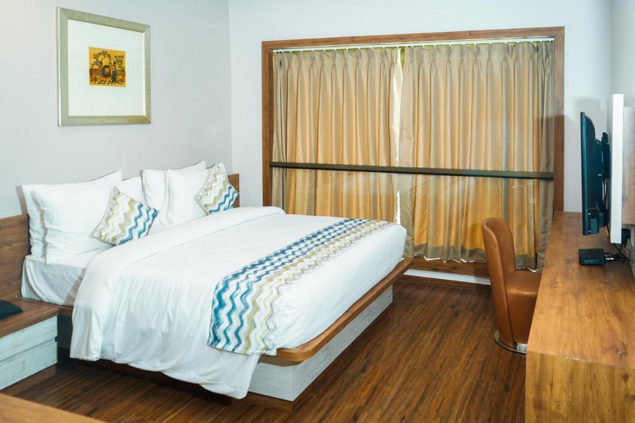 Nest Beacon Resort Daman Exterior foto